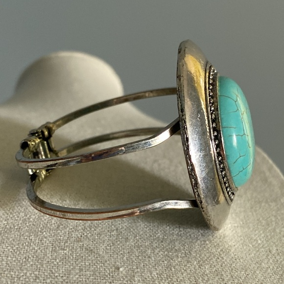Vintage Hinged Turquoise Cuff Bracelet - Picture 5 of 5